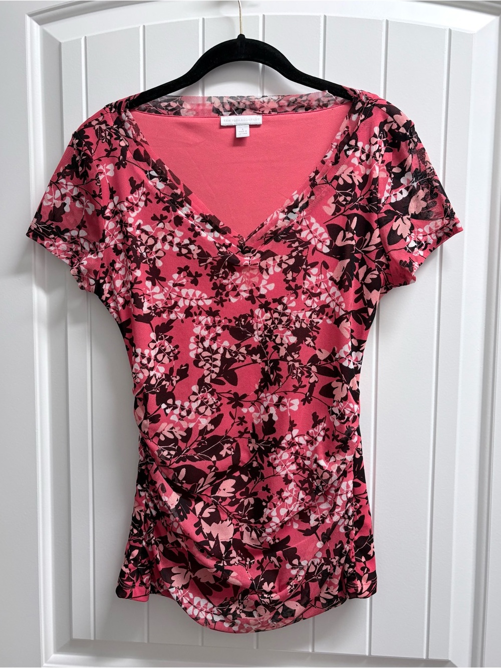 New York & Company Floral V-Neck Short Sleeve Top